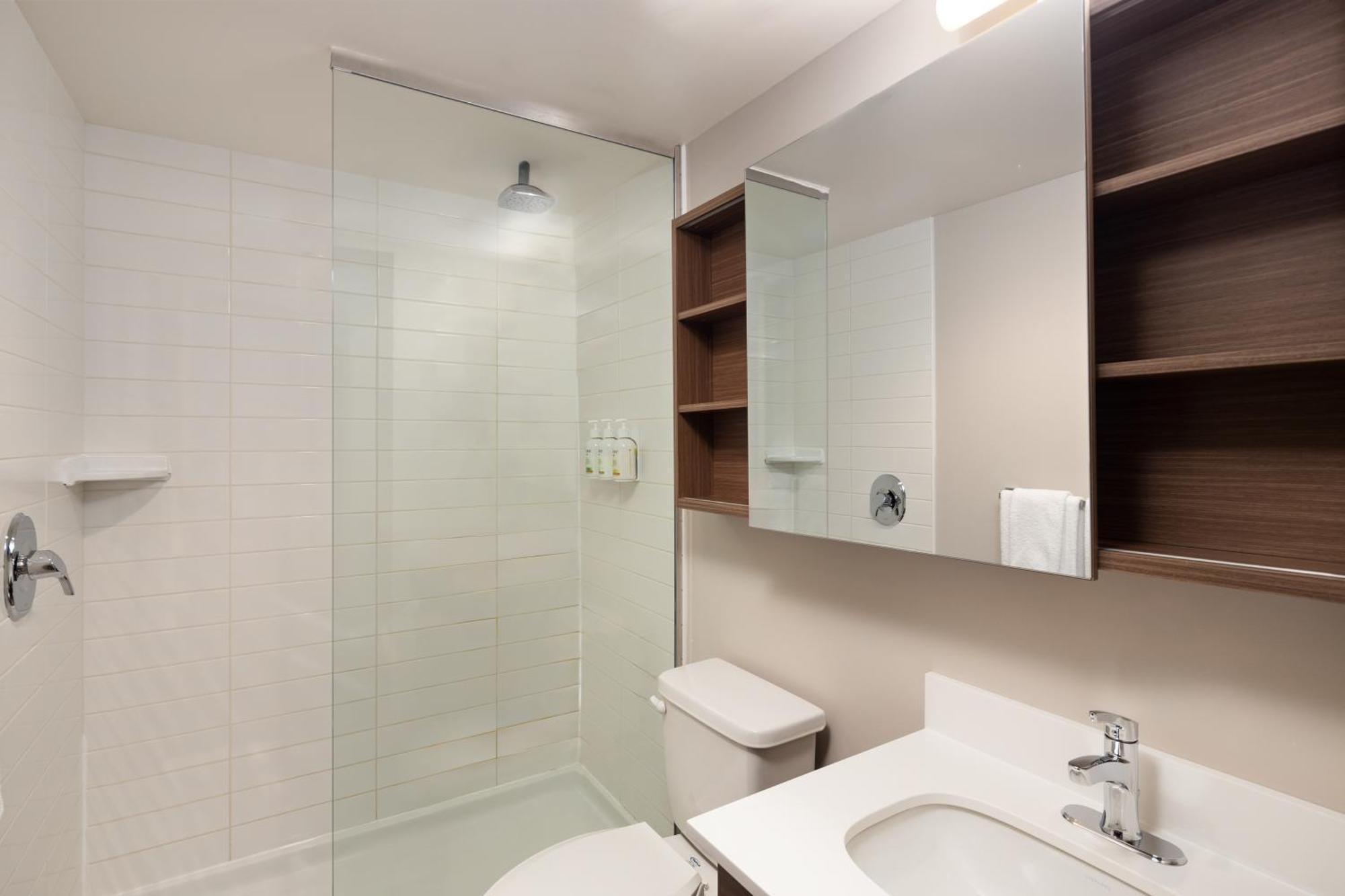 Microtel Inn & Suites By Wyndham Kirkland Lake Bagian luar foto