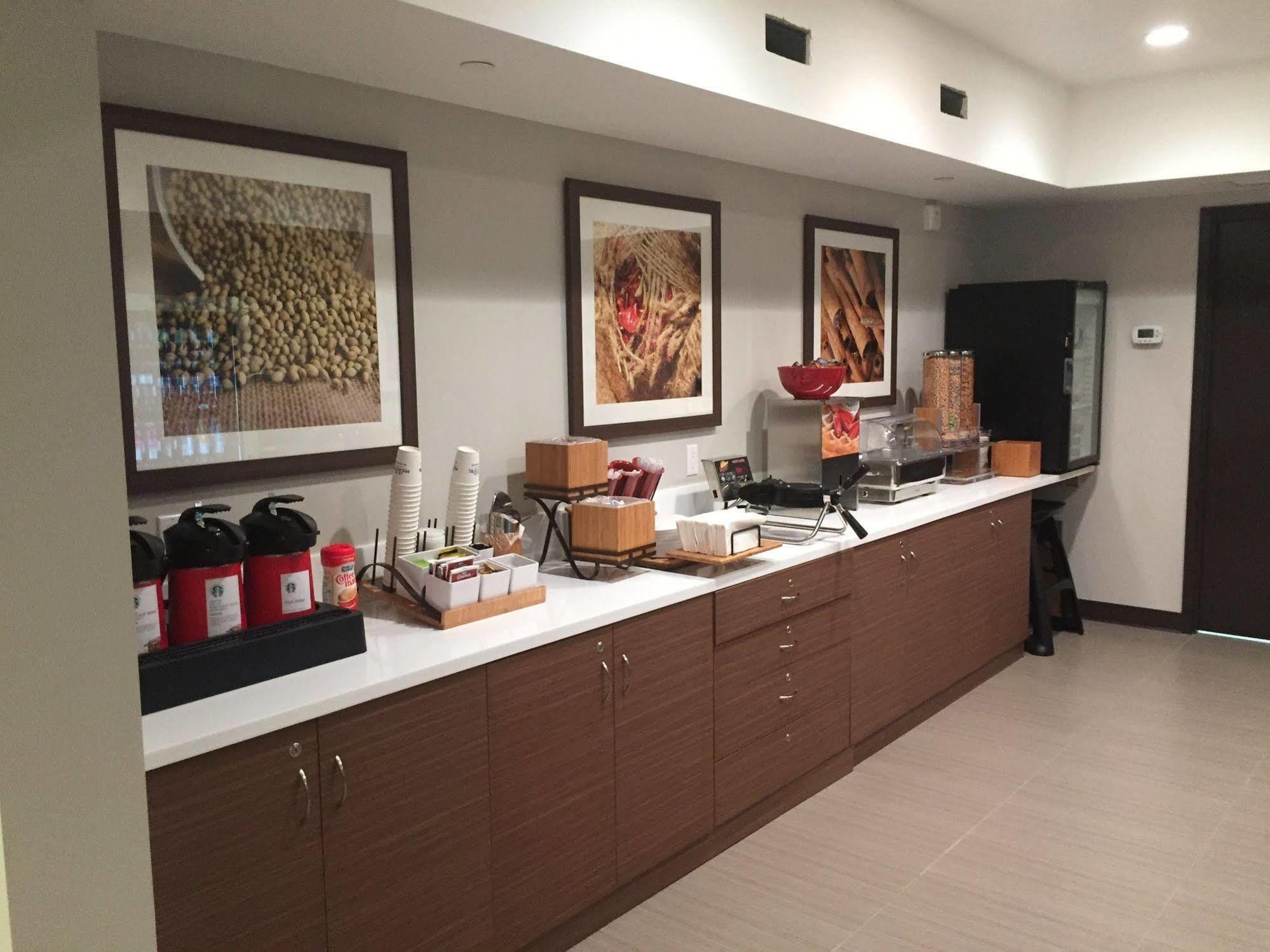 Microtel Inn & Suites By Wyndham Kirkland Lake Bagian luar foto