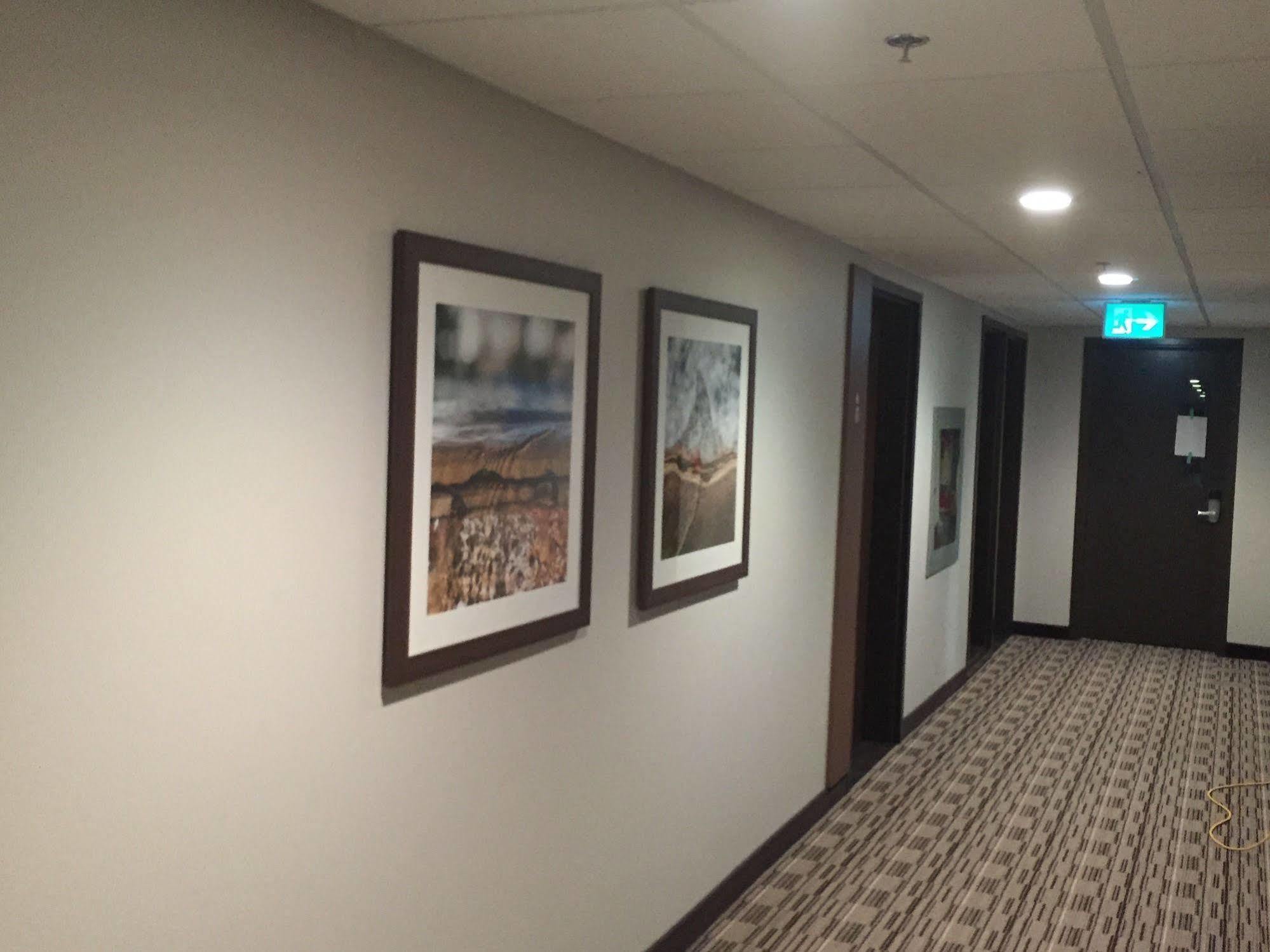 Microtel Inn & Suites By Wyndham Kirkland Lake Bagian luar foto
